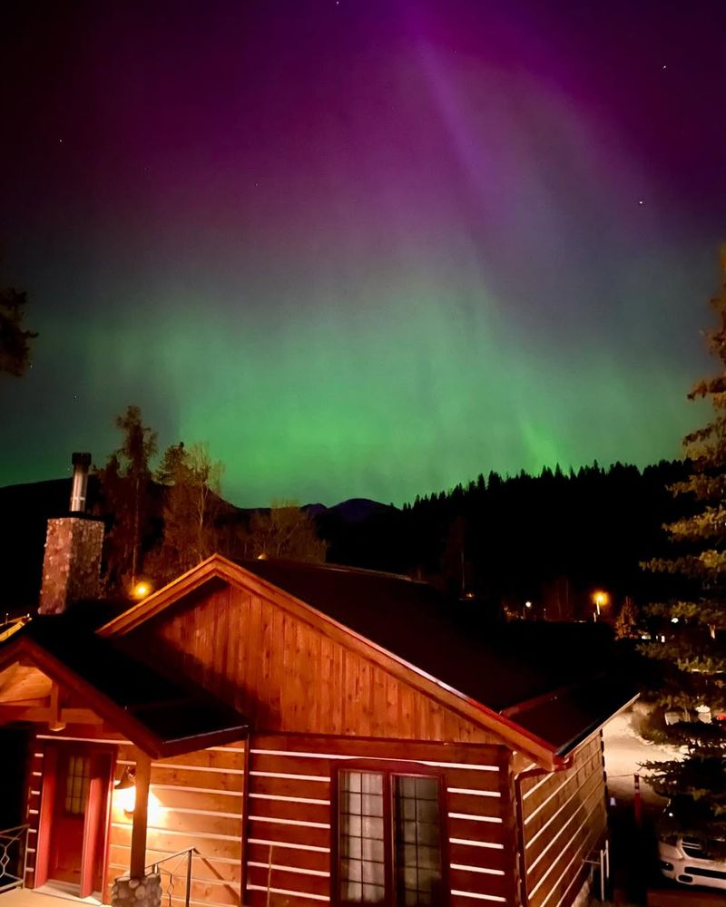 Aurora Borealis Lodge