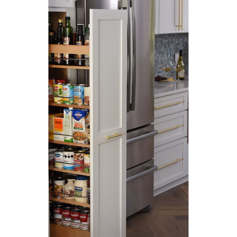 Pull-Out Pantry