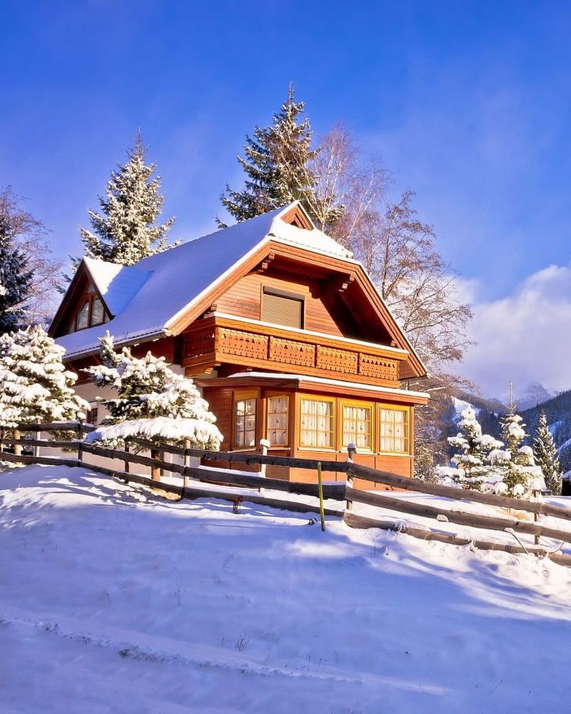 Snowy Peak Chalet