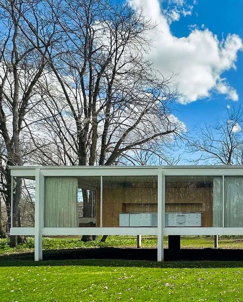 The Farnsworth House by Mies van der Rohe