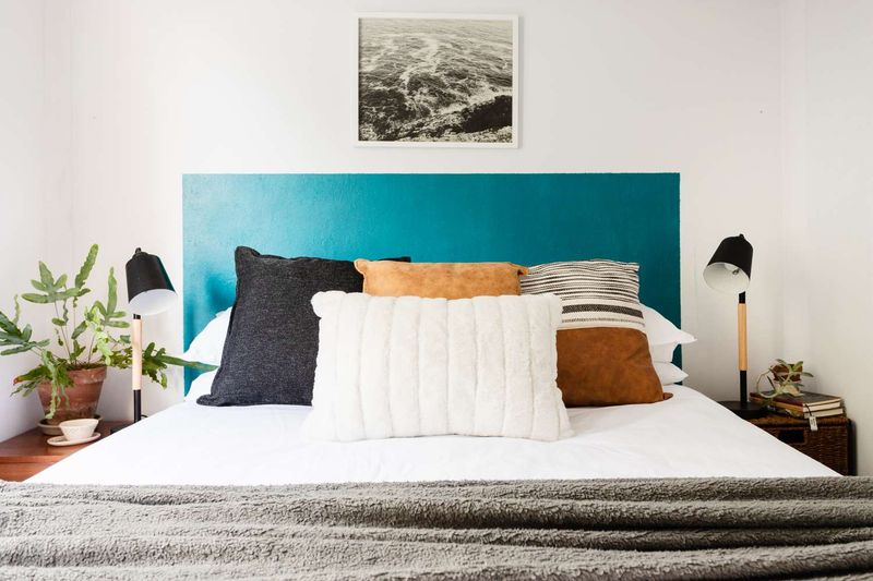 Headboard Silhouette