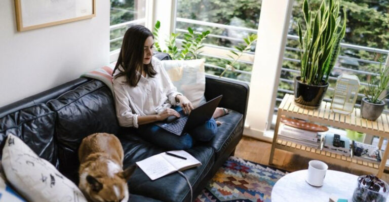 15 Perks Of Cozy Livin In A Tiny House