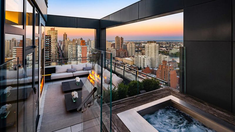 Manhattan's Mystery Penthouse