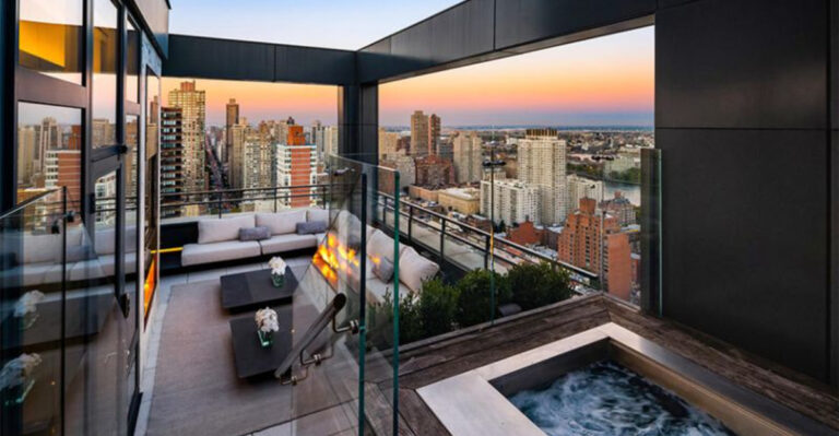 15 Secret Rooftop Homes Hiding In Plain Sight