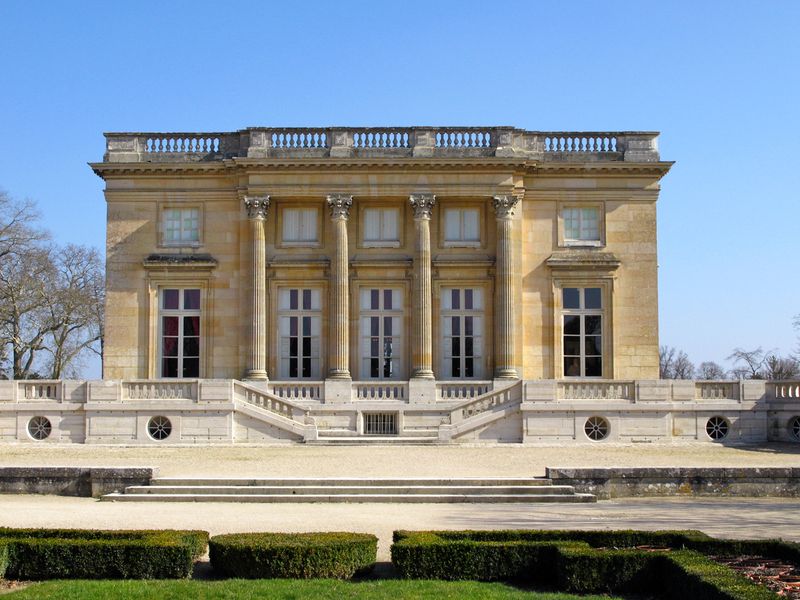 Petit Trianon: Marie Antoinette's Neoclassical Retreat