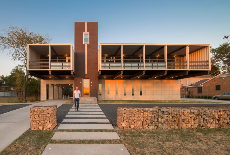 Dallas' Towering Tangerine Triumph