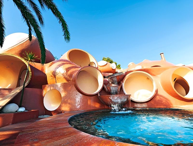 The Bubble Palace, Théoule-sur-Mer, France – Built 1979