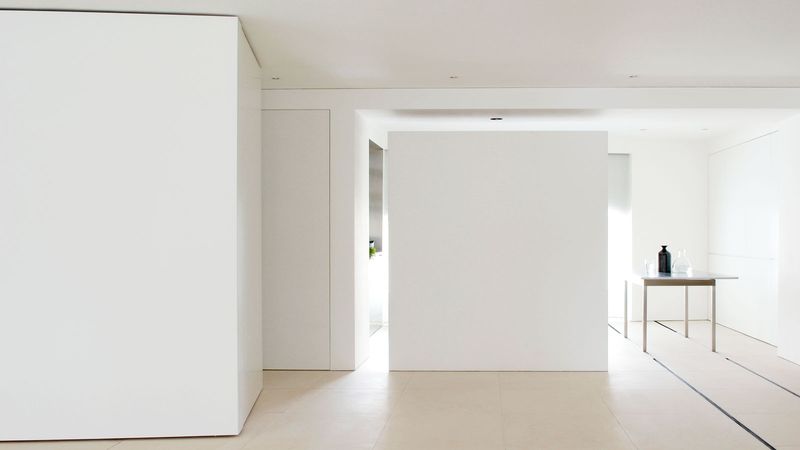 Floating Panel Illusion