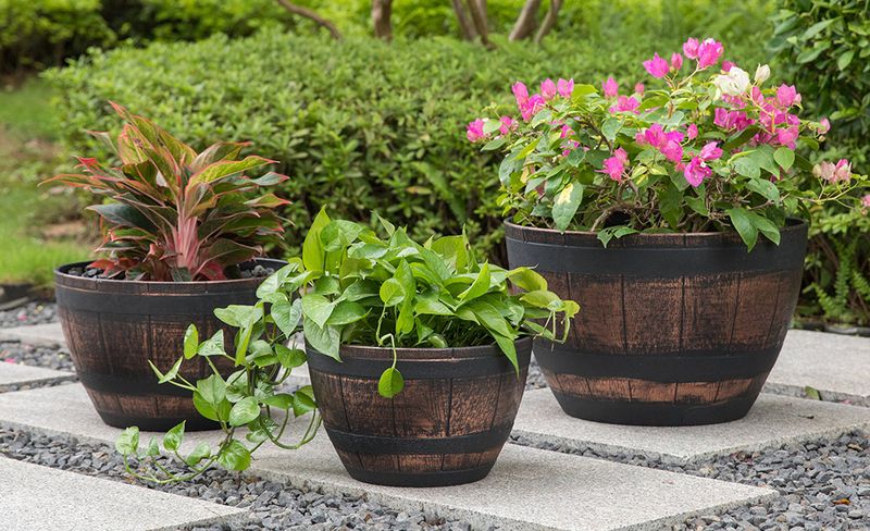 High-end planters without drainage