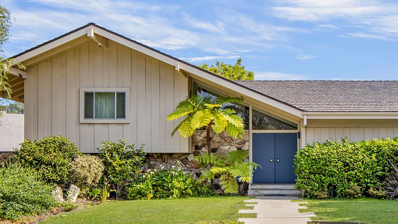 Brady Bunch-Style Split-Level, 1972 – Family Life on Multiple Floors