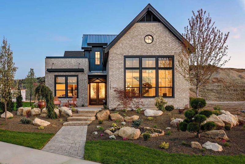 Farmhouse-Industrial Hybrid