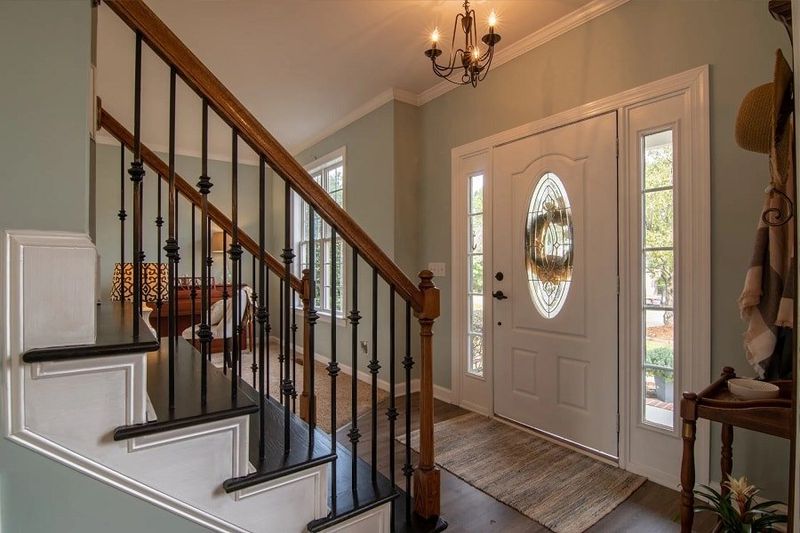 Staircases directly facing the front door