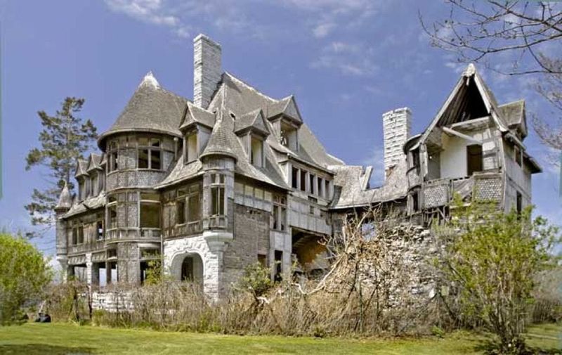Carleton Island Villa: The Forgotten Summer Palace
