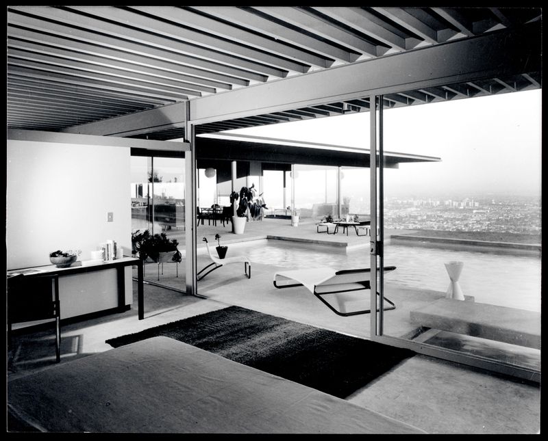 Mid-Century Modern, 1965 – Sleek Lines and Open Plans