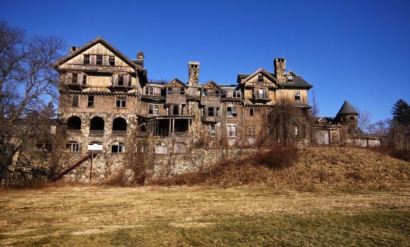 Halcyon Hall: New York's Academic Ghost
