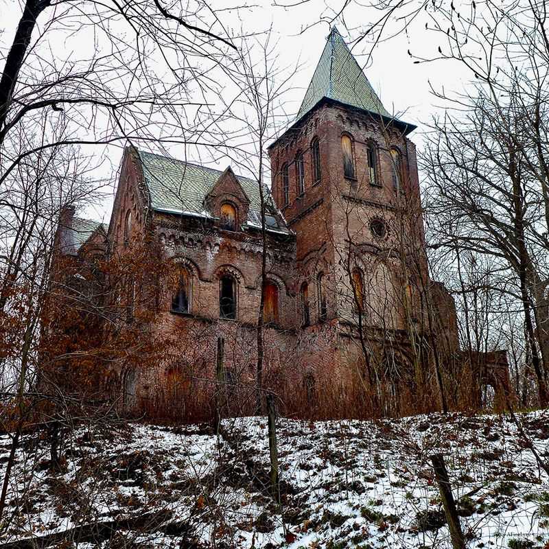 Wyndclyffe Mansion: Edith Wharton's Crumbling Inspiration