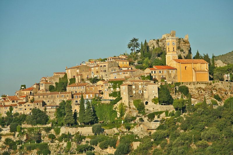 Clifftop stone cottage in Èze, French Riviera
