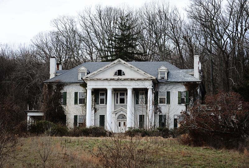 Selma Plantation: Virginia's Faded Aristocracy