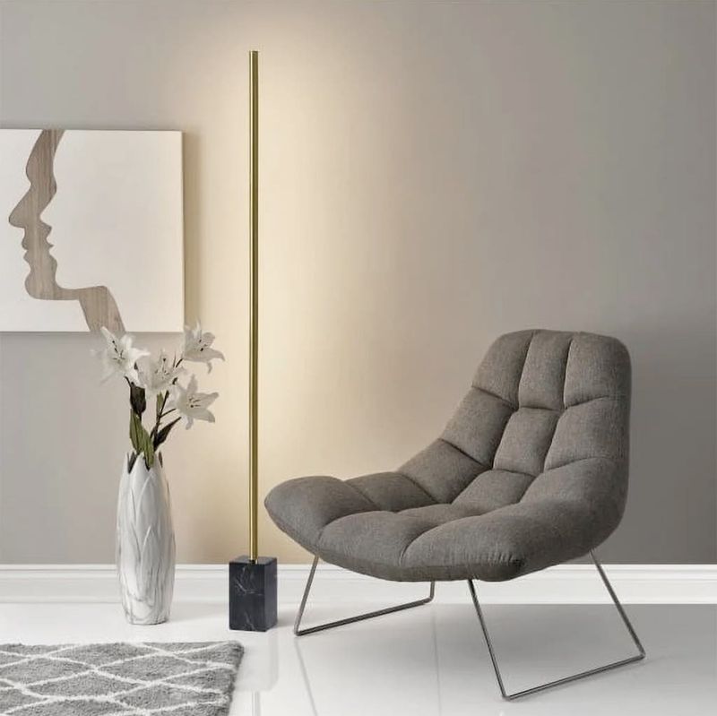 Floor lamps with wide bases