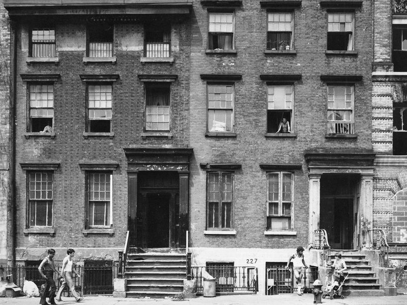Tenement Apartment, 1900 – Immigrant Life in New York City