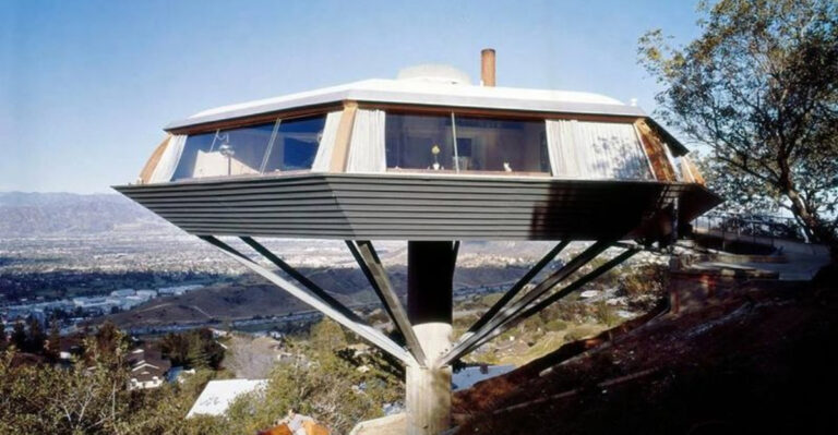 17 Revolutionary Homes From The Past That Were Way Ahead of Their Time