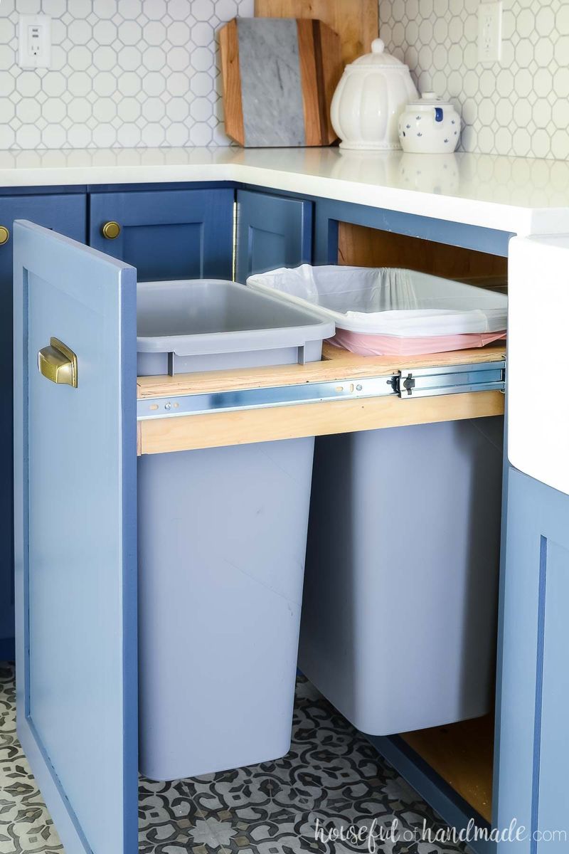 Pull-Out Trash Bin Drawer