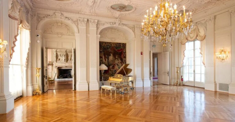 20 Photos Inside Extremely Luxurious Homes Of The Gilded Age’s Richest Families