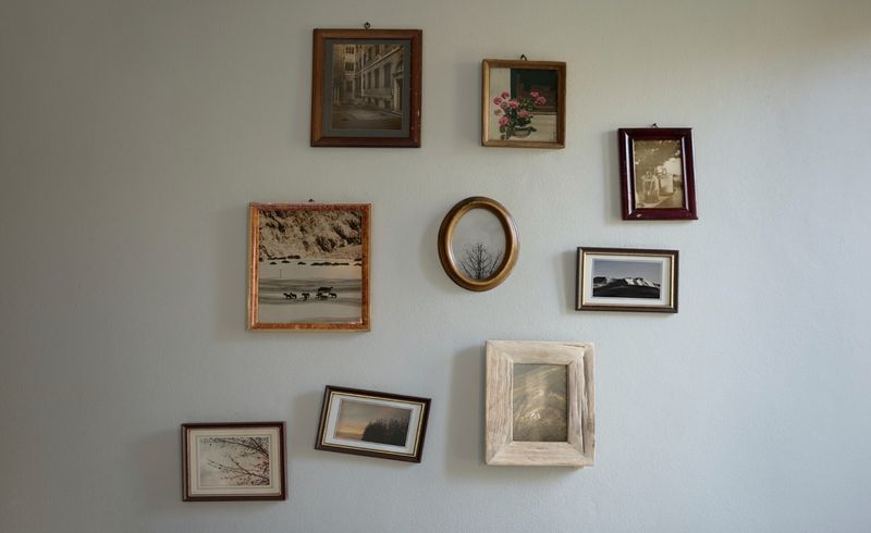 Hanging Heavy Items Without Anchors