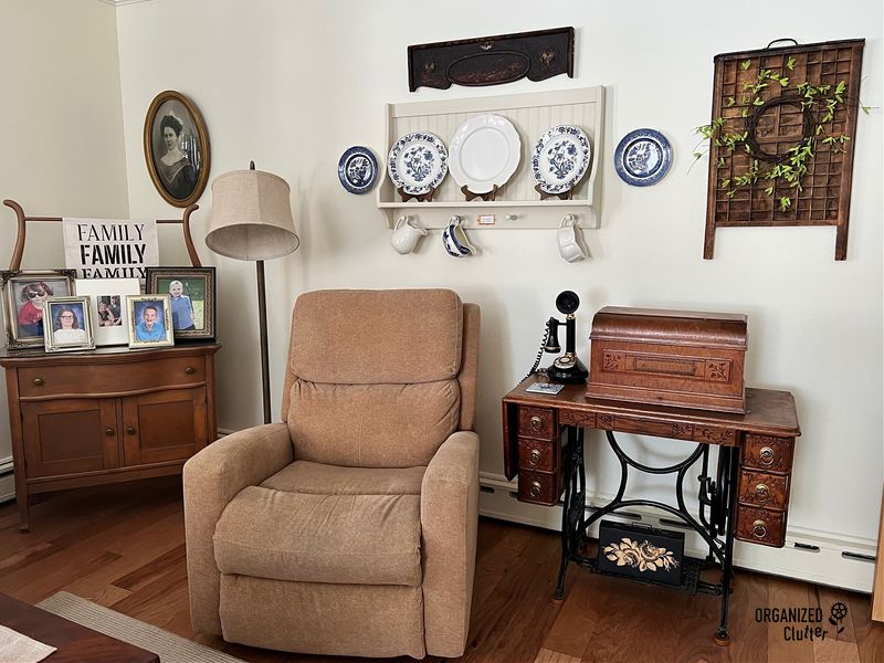 Cluttering With Excess Decor