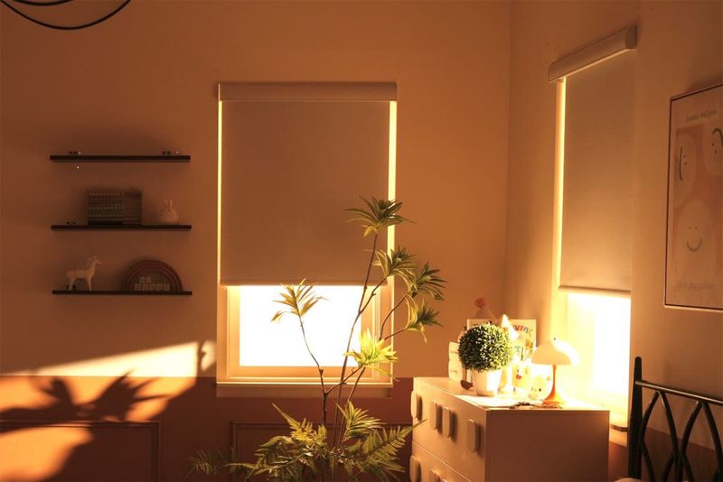 Poor lighting or dark rooms