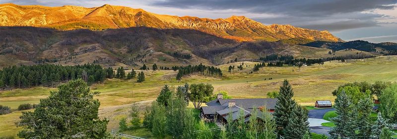 Tepee Ridge Homestead, Bridger Canyon