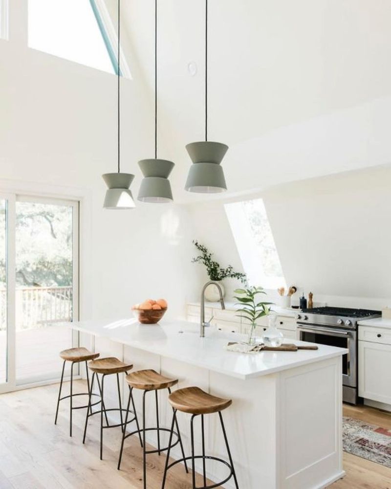 Light Colors To Brighten The Room